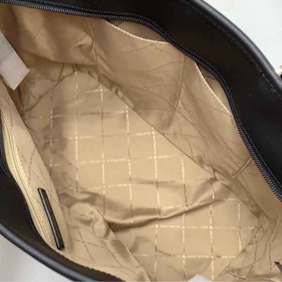 MICHAEL KORS
Jet Set Travel Large Logo Tote Shoulder Bag
COLOR BROWN/BLK
NWT - Picture 7 of 16